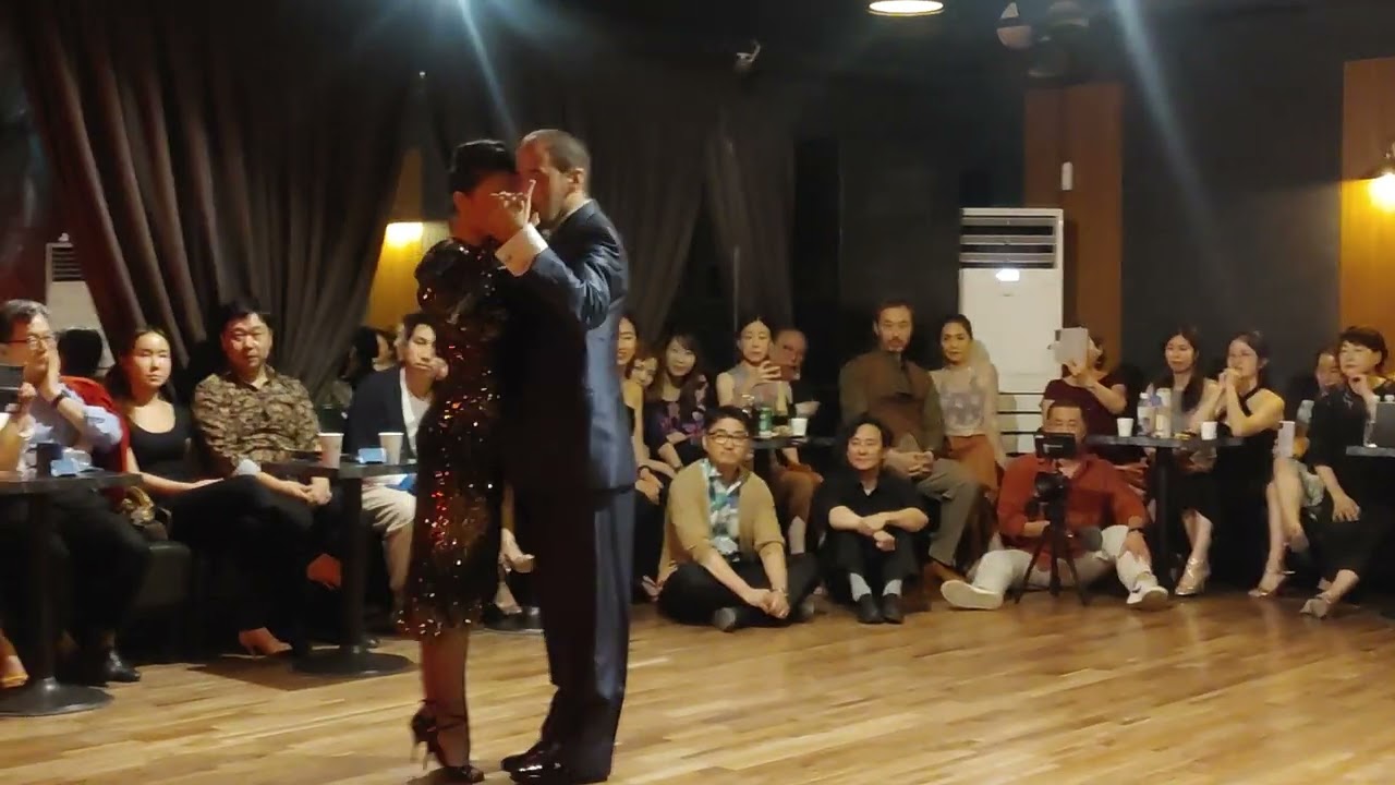 [Carlos Di Sarli, Alberto Podestá - Nada] Daniel Nacucchio & Cristina Sosa