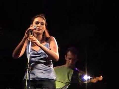 Maria Louka & Swkratis Malamas - To Agathi (live)
