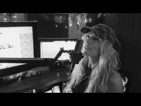 ROMY LOW – CREEP – Radiohead Spanish Piano Version composed by her – TE FUISTE SIN MÍ official video