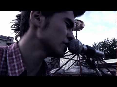 DILAN DOG - NA ULAZU ZGRADE