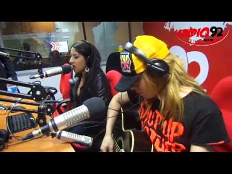 Amy y Axl de Yo Soy en Mal Elemento con el chino