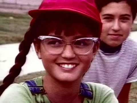 Thumbnail of the video: The Wonder Years 1988 - 1993 Opening and Closing Theme (With Snippets)