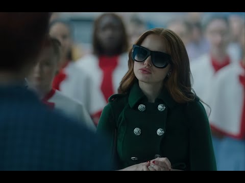 Riverdale 6x01: Cheryl at the mapple trees sale