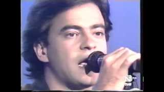 LOS SECRETOS - Sobre un vidrio mojado (Que noche la de aquel año)