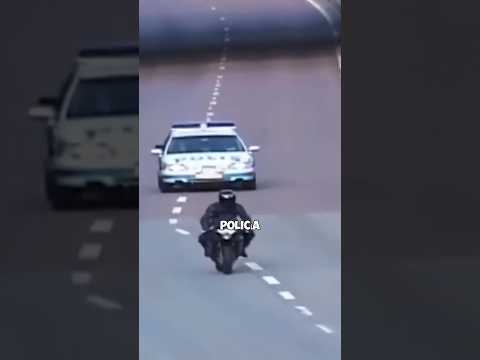 ¡El Motociclista Fantasma Que Nadie Podía Atrapar! 👻🏍️🔥