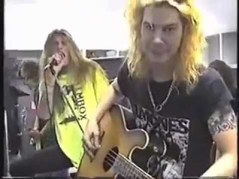 Guns N' Roses playing with Skid Row, backstage