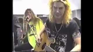 Guns N&#39; Roses playing with Skid Row, backstage