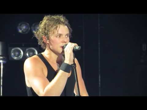 download lagu mp3 mp4 5sos Pizza Live, download lagu 5sos Pizza Live gratis, unduh video klip 5sos Pizza Live