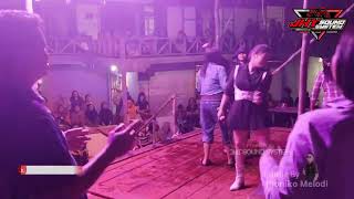 Download lagu AKU TETAP CINTA cover yeni kitty mp3 Download lagu AKU TETAP CINTA cover yeni kitty mp3