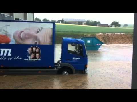 Wer sagt denn, dass Container nicht schwimmen können...