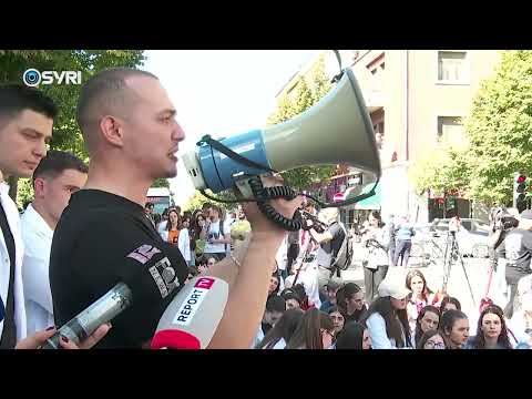 Studentët e mjekësisë protestë tek Ministria e Arsimit: Shteti të heqë kushtëzimin për ne