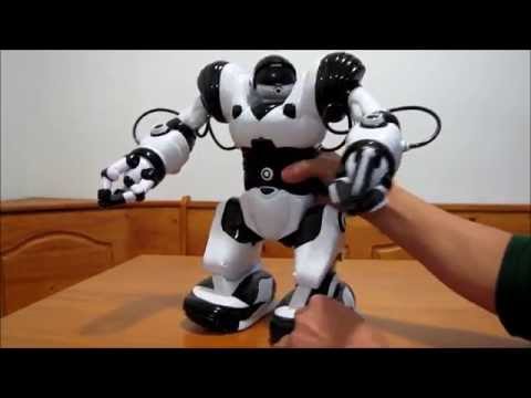 Robosapien X Demo by WowWee toys