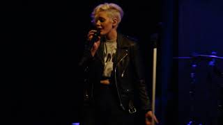 A  NIGHT TO REMEMBER BETTY WHO LIVE THE GRANADA  LAWRENCE KS 10-18-201