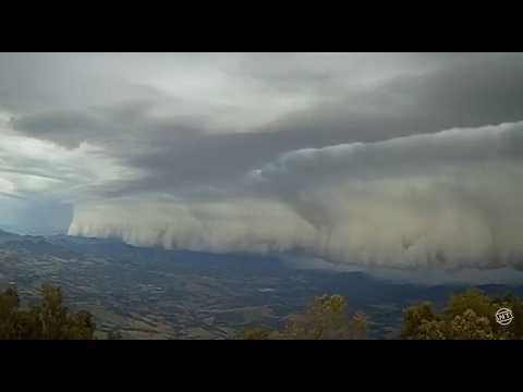 Imagens impressionantes mostram a chegada de uma tempestade em Andradas