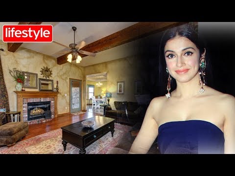 download lagu mp3 mp4 Divya Khosla Age, download lagu Divya Khosla Age gratis, unduh video klip Divya Khosla Age
