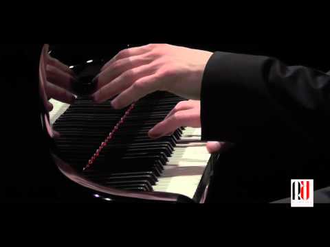 Alexei Melnikov   interpreta Sergej Rachmaninov