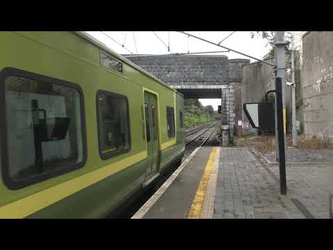 DART 8510/8520 Class EMUs 8613/14 and 8639/40 - Malahide (23/9/19)