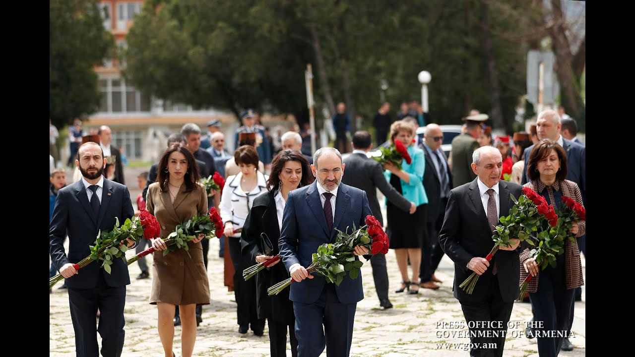 Վարչապետը Ստեփանակերտում մասնակցել է Եռատոնին նվիրված միջոցառումներին