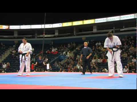 Edit Ábrahám vs. Chirila Viviana - European (Shin)Kyokshin Championship Vilnius 2011