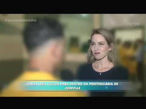 Igreja leva cultos para dentro da penitenciária de Joinville