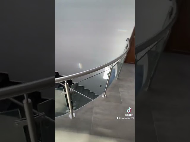 Vídeo relacionado con 1 Piezas Abrazadera de Vidrio de Acero Inoxidable, Soporte de Abrazadera de Vidrio Para Vidrio de 8-12 mm/0,3-0,5" Cristal, Para de Piscina Barandilla de Escalera Balaustrada Balcón Valla (Negro)