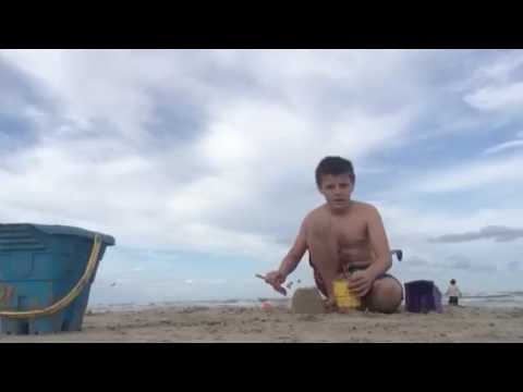 VLOG | SANDCASTLE DESTRUCTION!!!