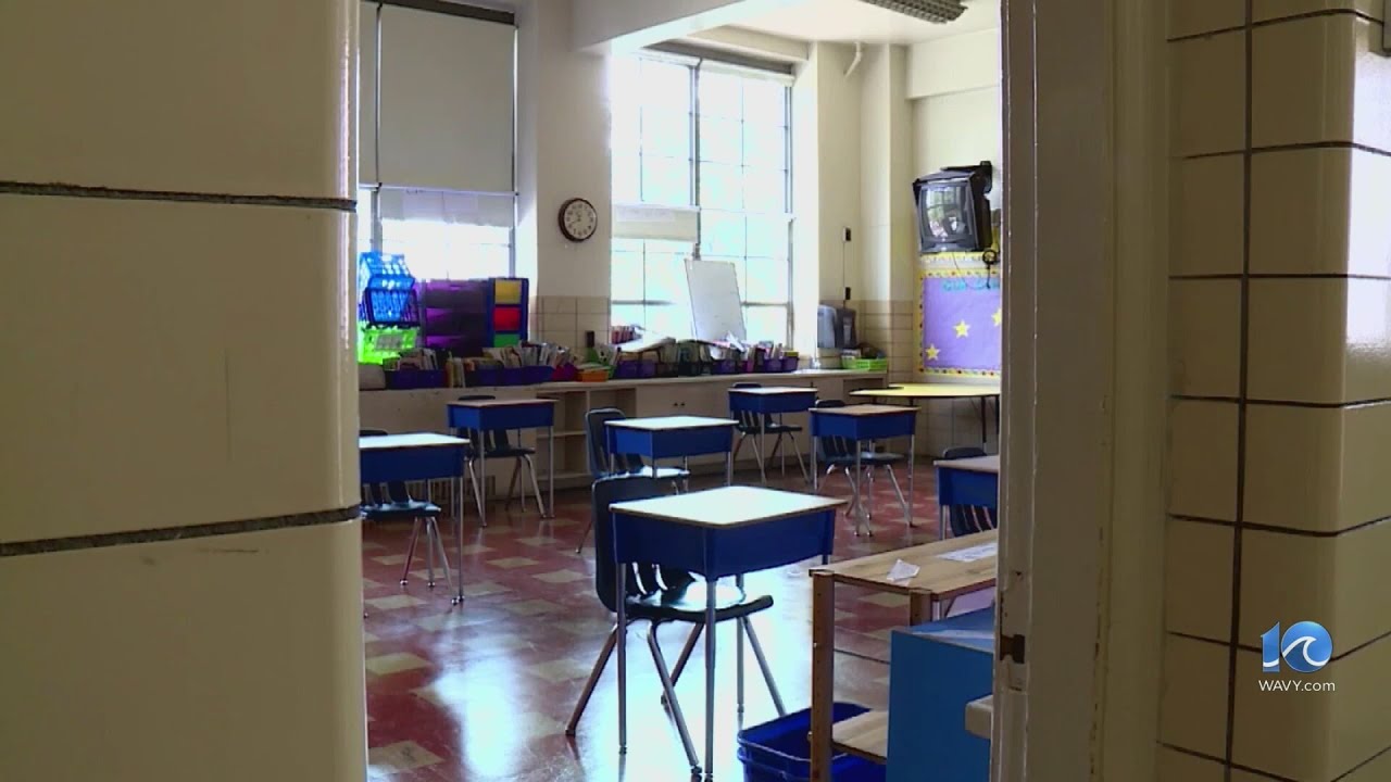 Norfolk board gets to work on school closures