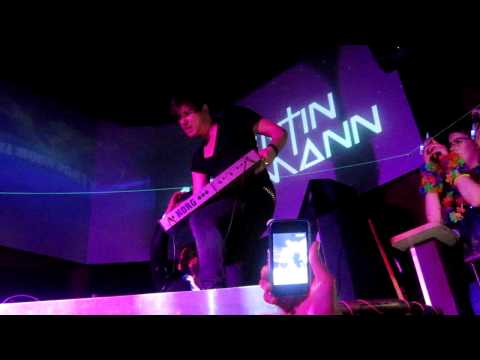 Full Moon Party B-Club feat Tara McDonald / Quentin Mosimann