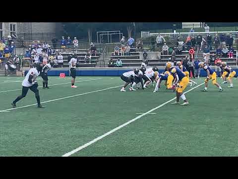 Howard run/Szymanski tackle McDonogh/Loyola football 10/09/21
