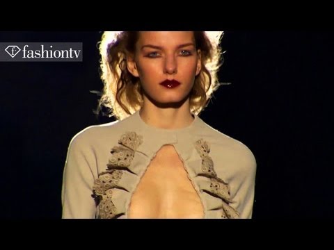 Models - Sara Blomqvist + Marique Schimmel - Fall 2011 | FashionTV - FTV