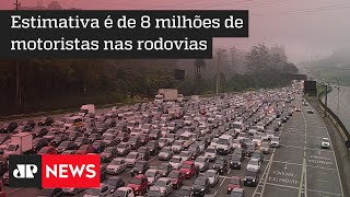 Motoristas enfrentam congestionamento no litoral de SP