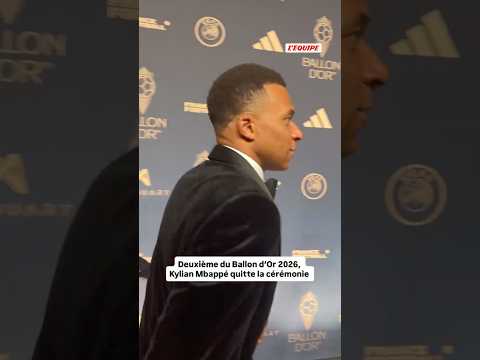 🥺🇫🇷 Deuxième du Ballon d'Or Kylian Mbappé quitte le théâtre du Palladium de Londres #mbappe