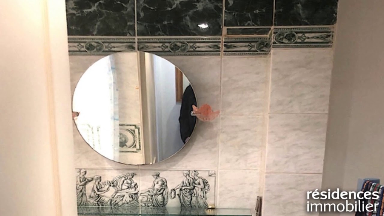 Watch video PARIS 11EME - APPARTEMENT A VENDRE - 420 000 € - 41 m² - 2 pièces PARIS 11EME - APPARTEMENT A VENDRE - 420 000 € - 41 m² - 2 pièces