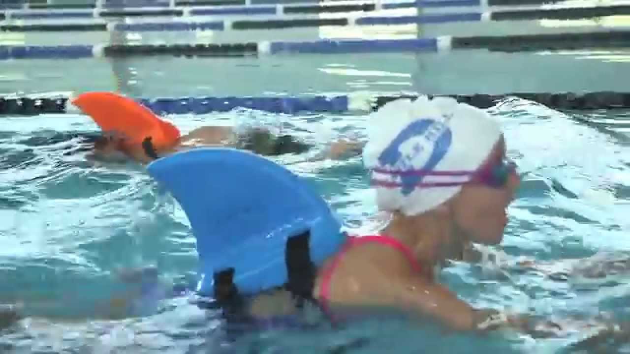 Hajfinnen SwimFin - lyserød  - YouTube