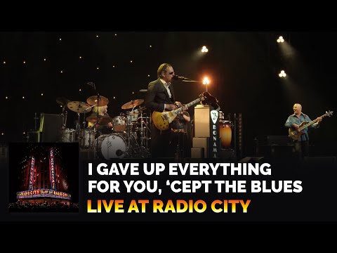 Joe Bonamassa Official-"I Gave Up Everything For You, 'Cept The Blues"-Live at Radio City Music Hall