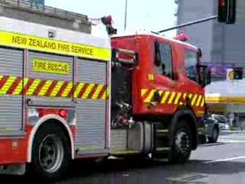 Ponsonby 261 responding, Hopetoun Street, 14 Mar 07