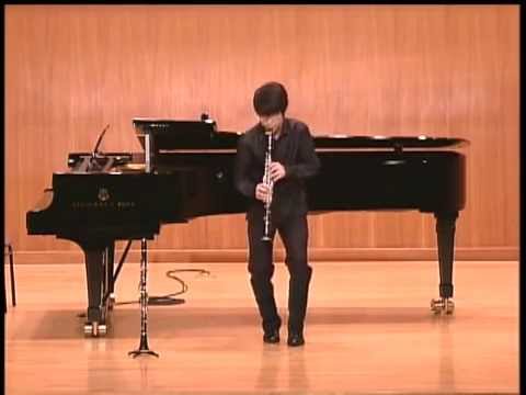 Han Kim plays Three pieces for solo clarinet by I.Stravinsky