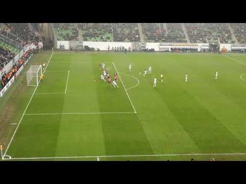 Willian freekick goal from the stands (Mol Vidi - Chelsea)