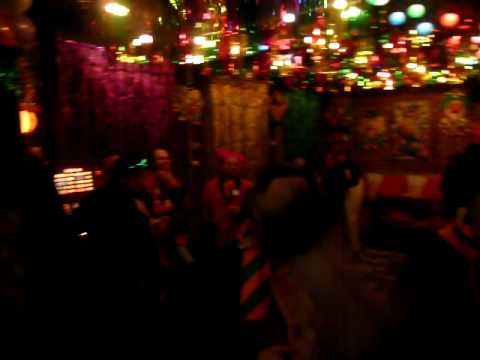 Harmonetnie bezuukt de ta-ta-ta-Taverneplekkers