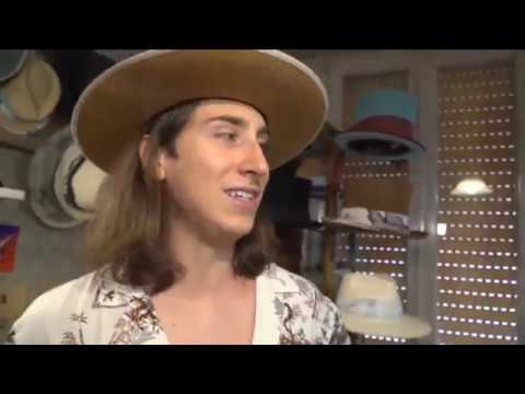 Nello studio del cappellaio delle star