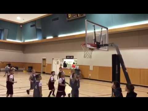 Moj unuk Filip buduća zvezda NBA postiže koš