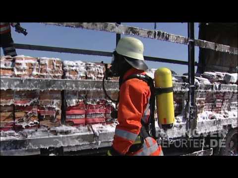 07.04.2010 - LKW geht auf der A2 bei Peine in Flammen auf