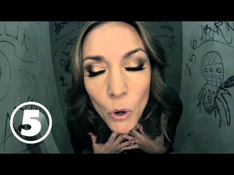 Carina Berg feat. Labyrint och Aki - När solen går ner