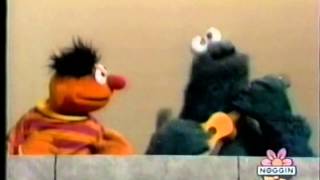 Classic Sesame Street - Ernie Presents The Letter U