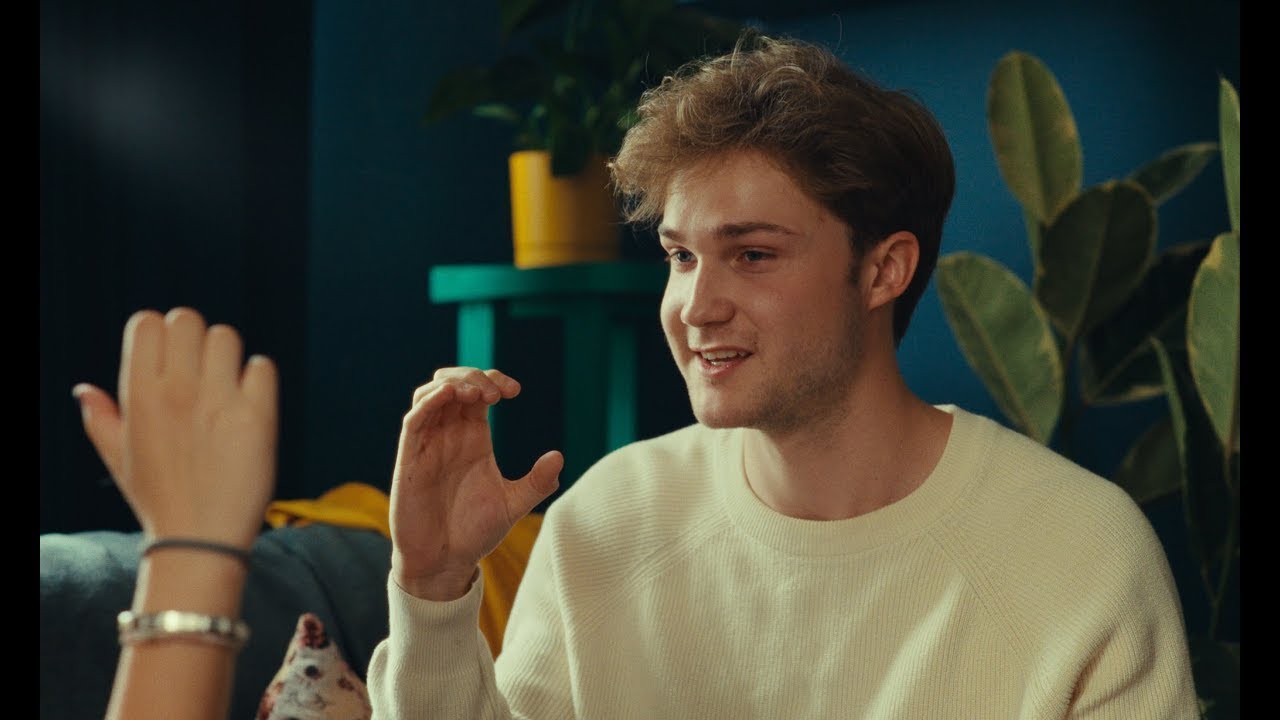 Мост от ръце - Официален Трейлър