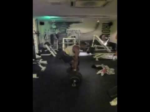 Deadlifts 240kg/530lb x6