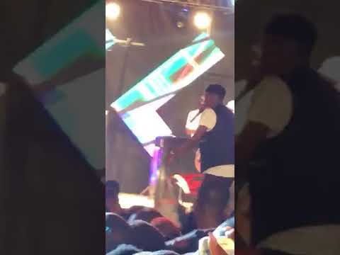 TClassic Cries As Mayorkun Joined Him On Stage To Perform His Hit Song "Fall In Love" At DJ Kaywise