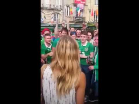 Euro 2016 - Les supporters irlandais draguent en chanson