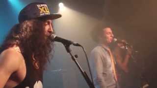 TWIN TWIN "Moustache" live