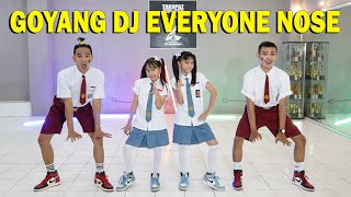 Download lagu GOYANG ZUMBA SENAM DANCE DJ EVERYONE NOSE - ANAK SD VS ANAK SMA mp3